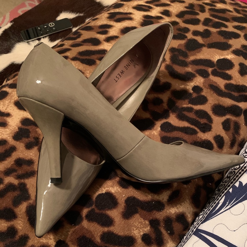 NineWest Gray Patent Pimps
